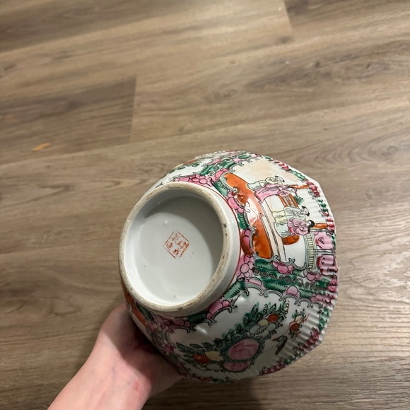 Antique Chinese Lotus rose medallion Famille rose bowl - Picture 3 of 7